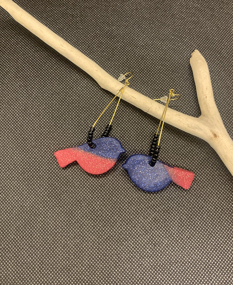 Boucles d’oreilles oiseau bicolore noire rouge - Modèle 03