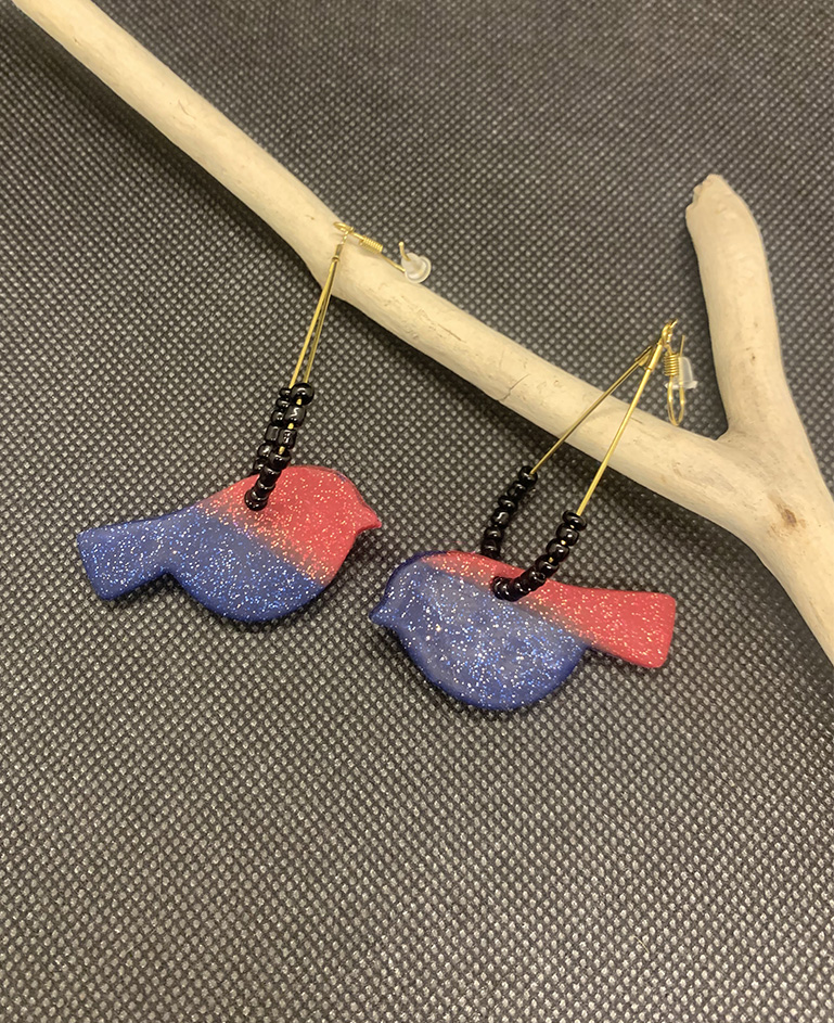 Boucles d’oreilles oiseau bicolore noire rouge - Modèle 04