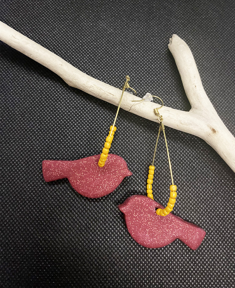 Boucles d’oreilles oiseau rouge unies